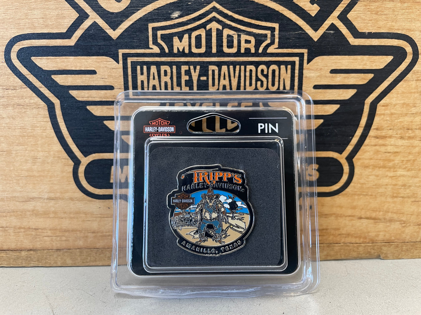 Armadillo Gunslinger Pin